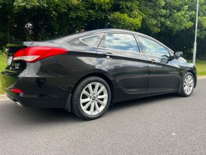 Toyota Avensis 2011 AUTOMATIC - Image 2