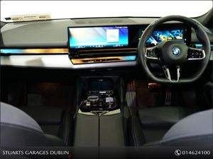 BMW 5 Series 530e M-sport Black Sapphaire Metalli - Image 4
