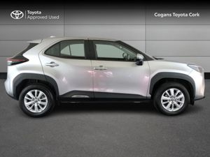 Toyota Yaris Cross CR Luna 4DR Auto - Image 3