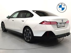 BMW 5 Series 530e M Sport Saloon - Image 3