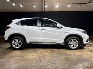 Honda Vezel 1.5 Hybrid Automatic - Image 2