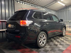 2015 152 Mitsubishi Outlander PHEV Intense  4WD - Image 3