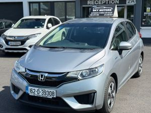 2016 Honda Jazz/Fit 1.5 Hybrid auto, Low  30K KM - Image 4