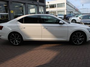 SKODA SUPERB1.6TDI 120BHP AMBITION LTD 5DR HATCHBA - Image 3