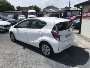 2019 TOYOTA AQUA WHITE AUTO - Image 3