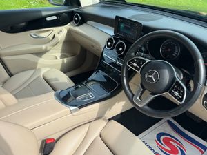 Mercedes-Benz GLC 2021 diesel  220D - Image 3