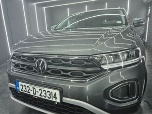 Volkswagen T-Roc Life 2.0 TDI Manual 6speed FWD 1 - Image 3