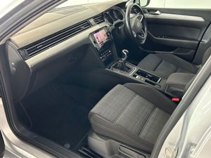 Volkswagen Passat Business 2.0 TDI Manual 6speed - Image 2