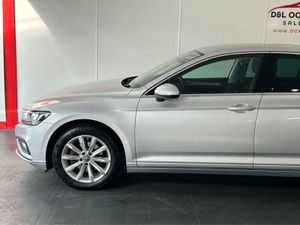 Volkswagen Passat Business 2.0 TDI Manual 6speed - Image 4