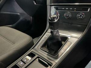 Volkswagen Golf 1.6 TDI SE NAV Bluemotion 115PS 5 - Image 2