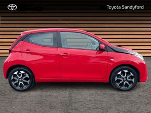 Toyota AYGO 1.0 X-play // Very Low Mileage // Rev - Image 3