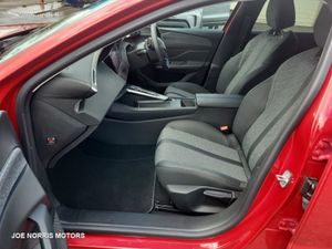 Peugeot 408 Allure 1.2 130 Automatic Demo - Image 4