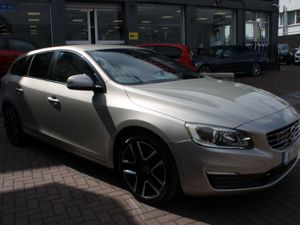 VOLVO V60 D4 SE LUXURY 5DR ESTATE AUTOMATIC - Image 2