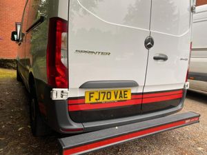 Mercedes-Benz Sprinter with split fridge - Image 4
