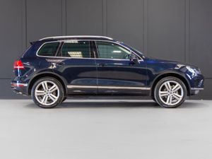 182 Volkswagen Touareg V6 5 Seat N1 Crewcab - Image 2