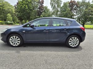 Stunning Opel Astra - Image 2