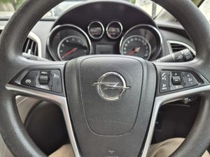 Stunning Opel Astra - Image 3