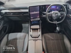 Renault Austral E-tech Hybrid 200 Techno - Image 2