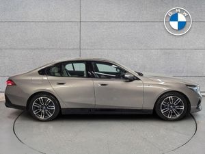 BMW 5 Series 530e M Sport Saloon - Image 3