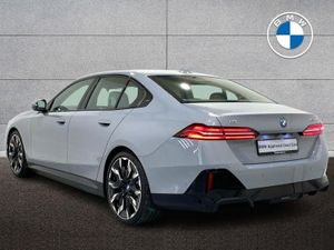 BMW i5 Edrive40 M Sport Saloon - Image 3