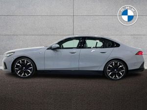 BMW i5 Edrive40 M Sport Saloon - Image 4