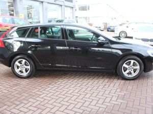 VOLVO V60 2.0D4 SE LUXURY PLUS 5DR ESTATE AUTO - Image 3