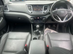 2017 HYUNDAI TUSCON 1.7d EXECUTIVE LEATHER - Image 2