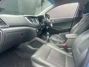 2017 HYUNDAI TUSCON 1.7d EXECUTIVE LEATHER - Image 4