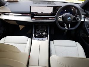 BMW 5 Series 530e M Sport - Image 4
