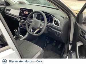 Volkswagen T-Roc 1.0TSI 110BHP STYLE *ORDER YOUR 2 - Image 4