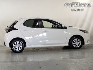 Toyota Yaris Hybrid - Image 2