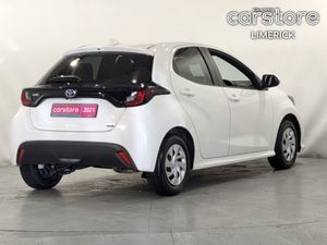 Toyota Yaris Hybrid - Image 3