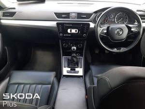 Skoda Superb Superb ACT 2.0tdi 150HP - Image 2