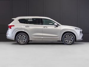 232 Hyundai Santa Fe Premium 7 Seater - Image 2