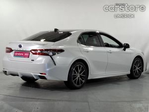 Toyota Camry 2.5 PET HYB Auto - Image 3