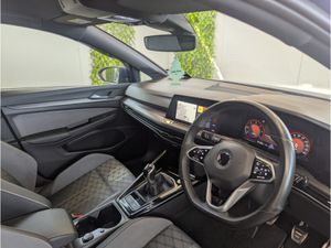 Volkswagen Golf R-LINE 2.0 TDI 150HP 5DR - Image 2