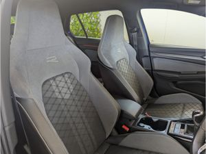 Volkswagen Golf R-LINE 2.0 TDI 150HP 5DR - Image 4