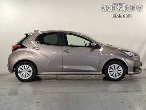Toyota Yaris 1.5 PET HYB Auto 5DR - Image 2