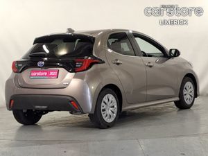 Toyota Yaris 1.5 PET HYB Auto 5DR - Image 3