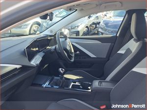 Opel Astra SC 1.2 Turbo 110PS Petrol 6 Speed - Image 4
