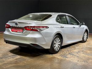 Toyota Camry 2.5 Hybrid Automatic - Reverse Camera - Image 3
