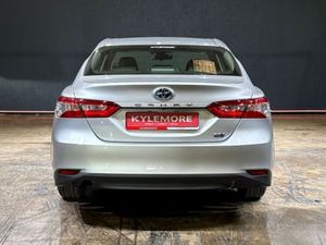 Toyota Camry 2.5 Hybrid Automatic - Reverse Camera - Image 4