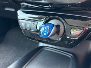 Toyota Prius S Edition - Reverse Camera/parking R - Image 4