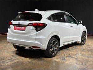 Honda Vezel 1.5 Hybrid Automatic - Reverse Camera - Image 3