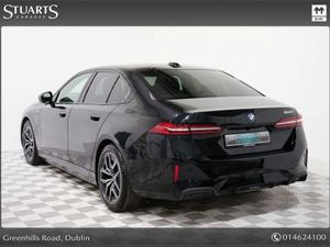 BMW 5 Series 530e M-sport Black Sapphaire Metalli - Image 2