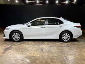 Toyota Camry 2.5 Hybrid Automatic - Reverse Camera - Image 4