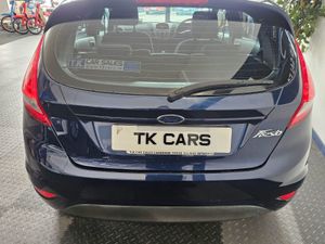 10 FORD FIESTA 1.25 PETROL STYLE - Image 4