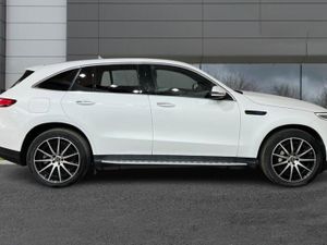 211 Mercedes EQC 400 Amg Line 4 Matic - Image 4