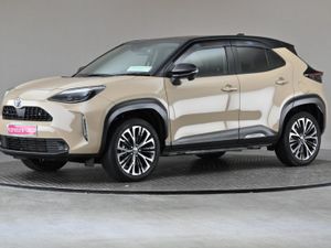 Toyota Yaris Cross 1.5 Hybrid  2tone Roof/interio - Image 4