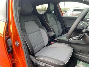 Renault Clio Techno E-tech Full Hybrid 145 (ID Pa - Image 4